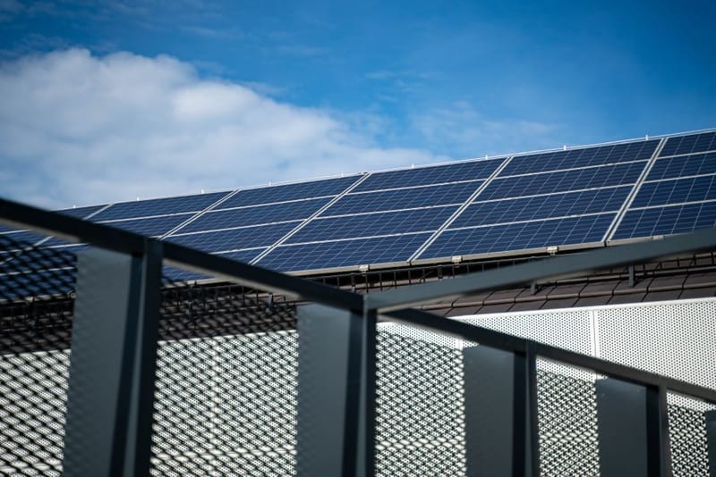 How to Set Up Plug-In Solar in a Rented Flat (No Drilling)